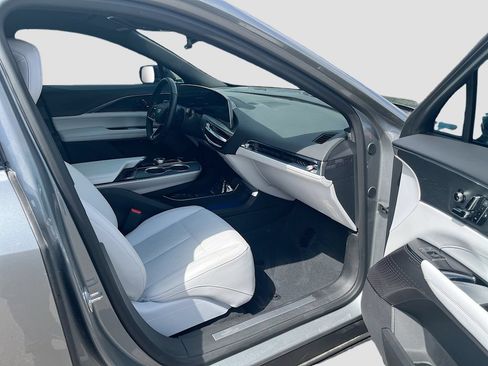 Used 2025 Cadillac Lyriq Sport w/ LPO, Floor Liner Package AWD/4WD image 26