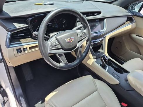 Used 2018 Cadillac XT5 FWD w/ LPO, Wheel Lock Package image 10