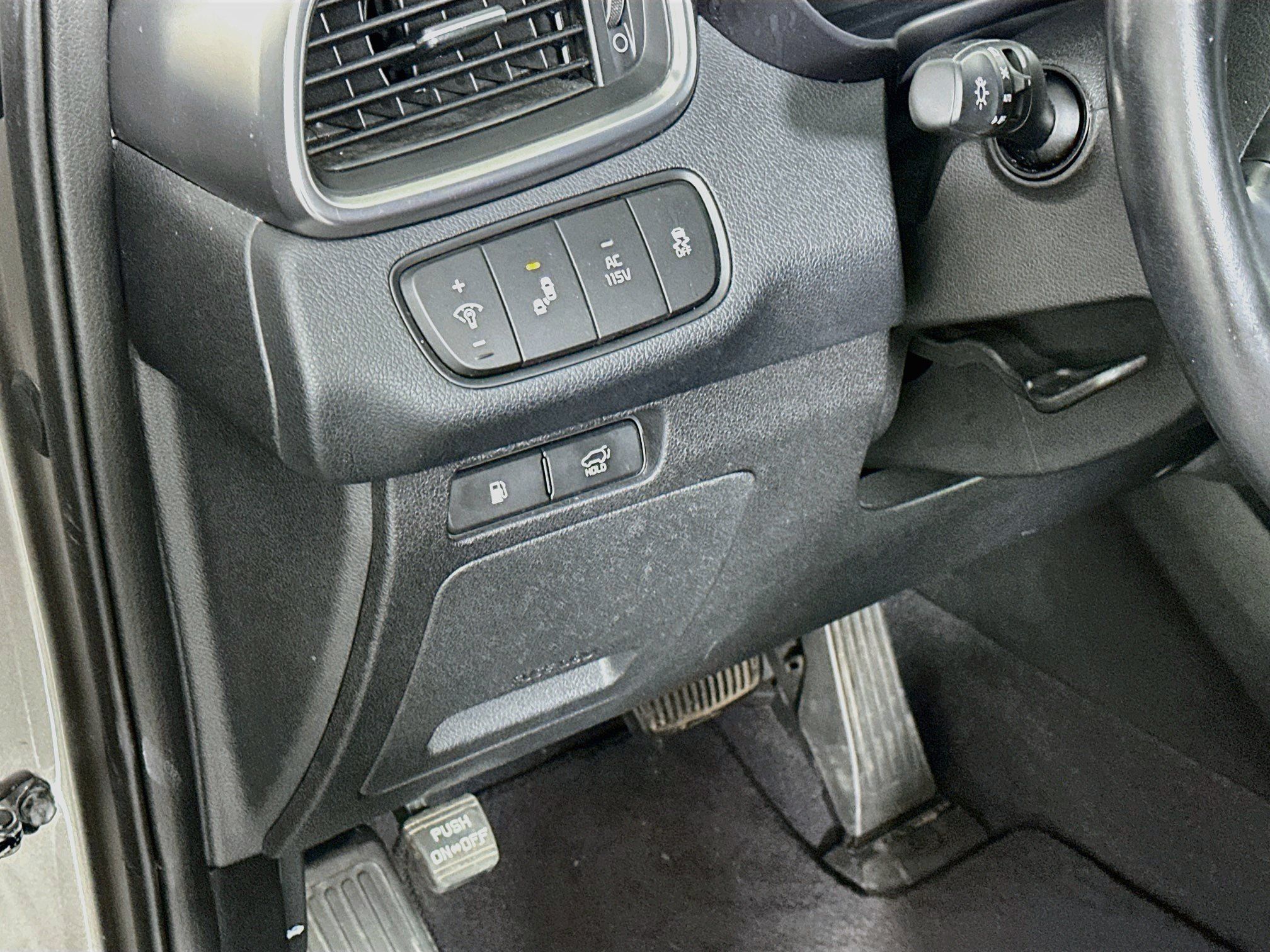Used 2017 Kia Sorento SX FWD image 17