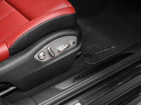 Certified 2024 Porsche Macan GTS w/ Premium Plus Package AWD/4WD image 22