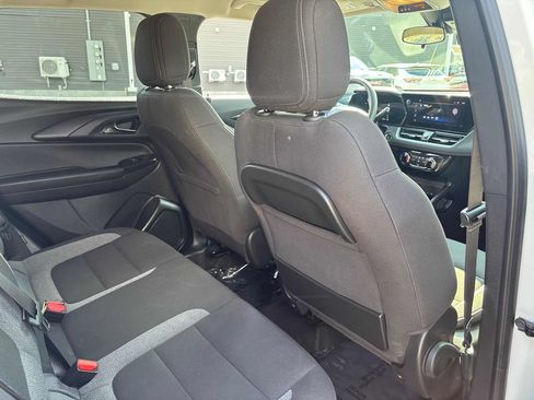 Used 2025 Chevrolet TrailBlazer LT AWD/4WD image 25