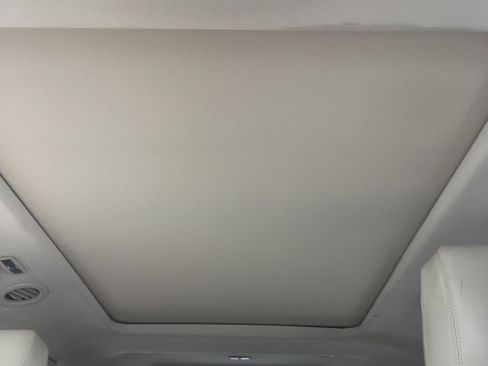 Used 2022 Ford Explorer Platinum w/ Equipment Group 601A image 12