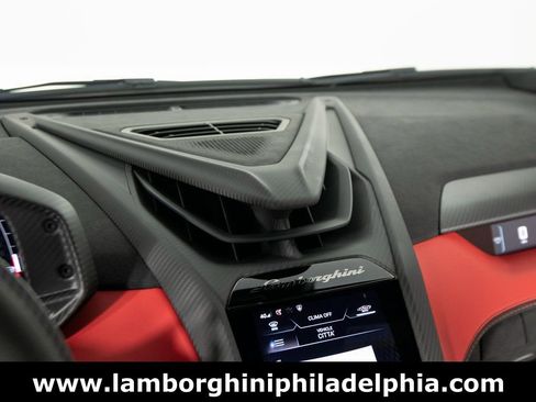 Used 2024 Lamborghini Revuelto image 23