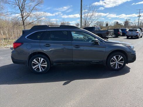 Used 2019 Subaru Outback 2.5i Limited w/ Popular Package #2 image 6