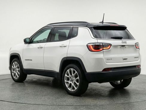 Used 2025 Jeep Compass Limited AWD/4WD image 6