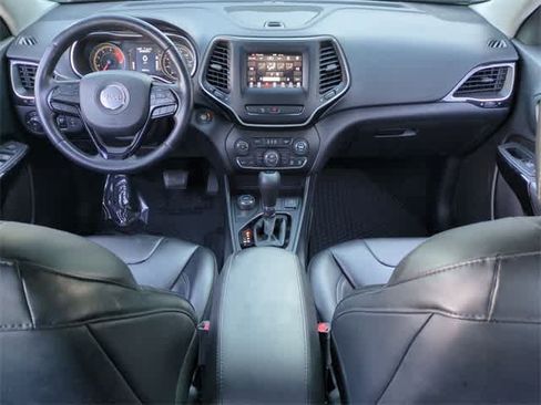 Used 2020 Jeep Cherokee Latitude Plus image 16