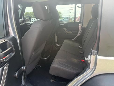 Used 2017 Jeep Wrangler Unlimited Sport w/ Connectivity Group AWD/4WD image 17