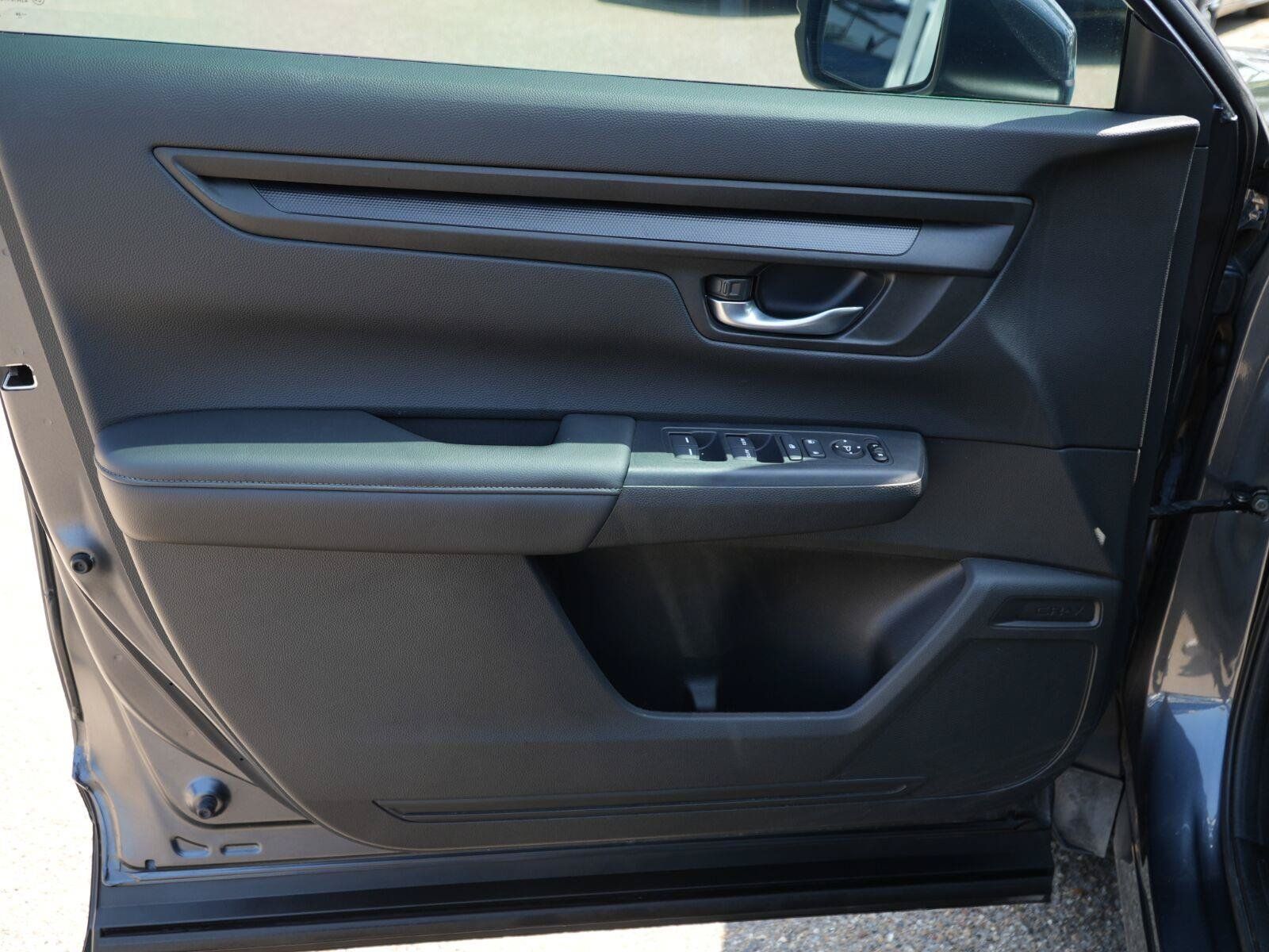 Used 2025 Honda CR-V EX image 4