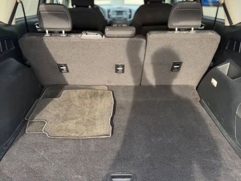 Used 2018 Ford Edge SE FWD image 19