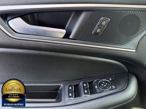 Used 2024 Ford Edge SEL image 8