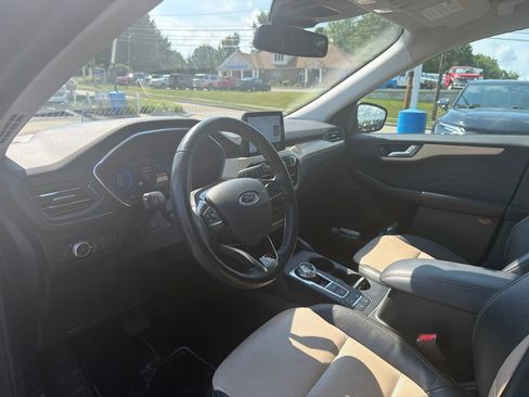 Used 2022 Ford Escape Titanium w/ Titanium Elite Package AWD/4WD image 10