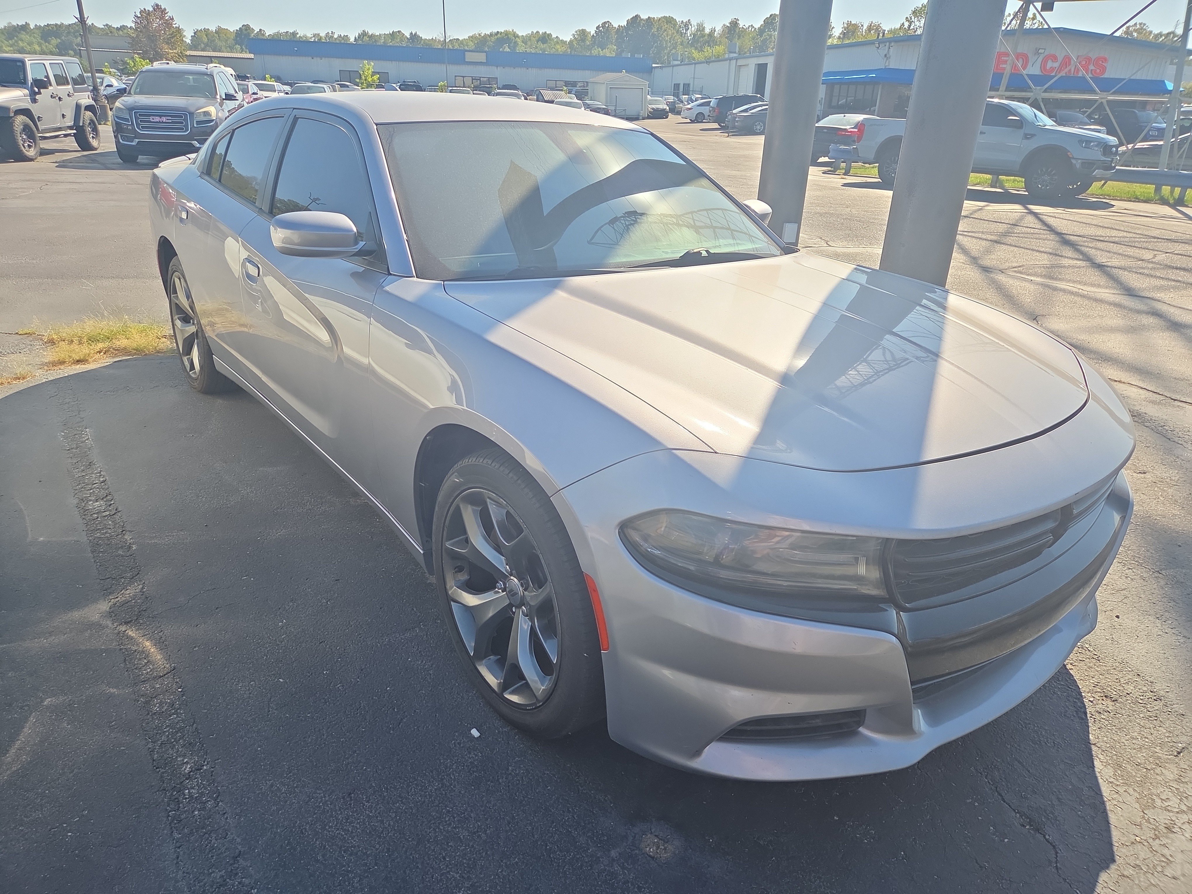 Used 2017 Dodge Charger SXT w/ Rallye Group RWD image 2