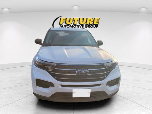 Certified 2024 Ford Explorer XLT RWD image 2