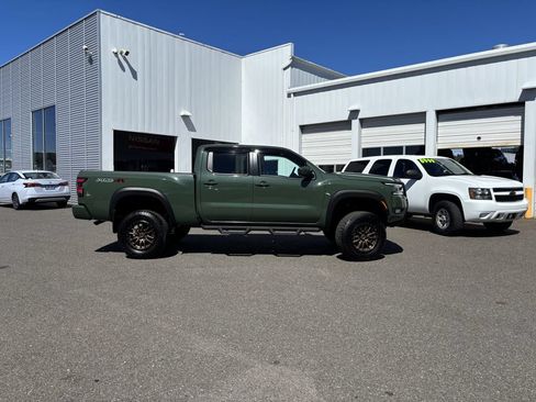 Used 2025 Nissan Frontier PRO-4X AWD/4WD image 8