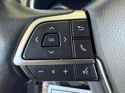Used 2021 Toyota Highlander Limited FWD image 9
