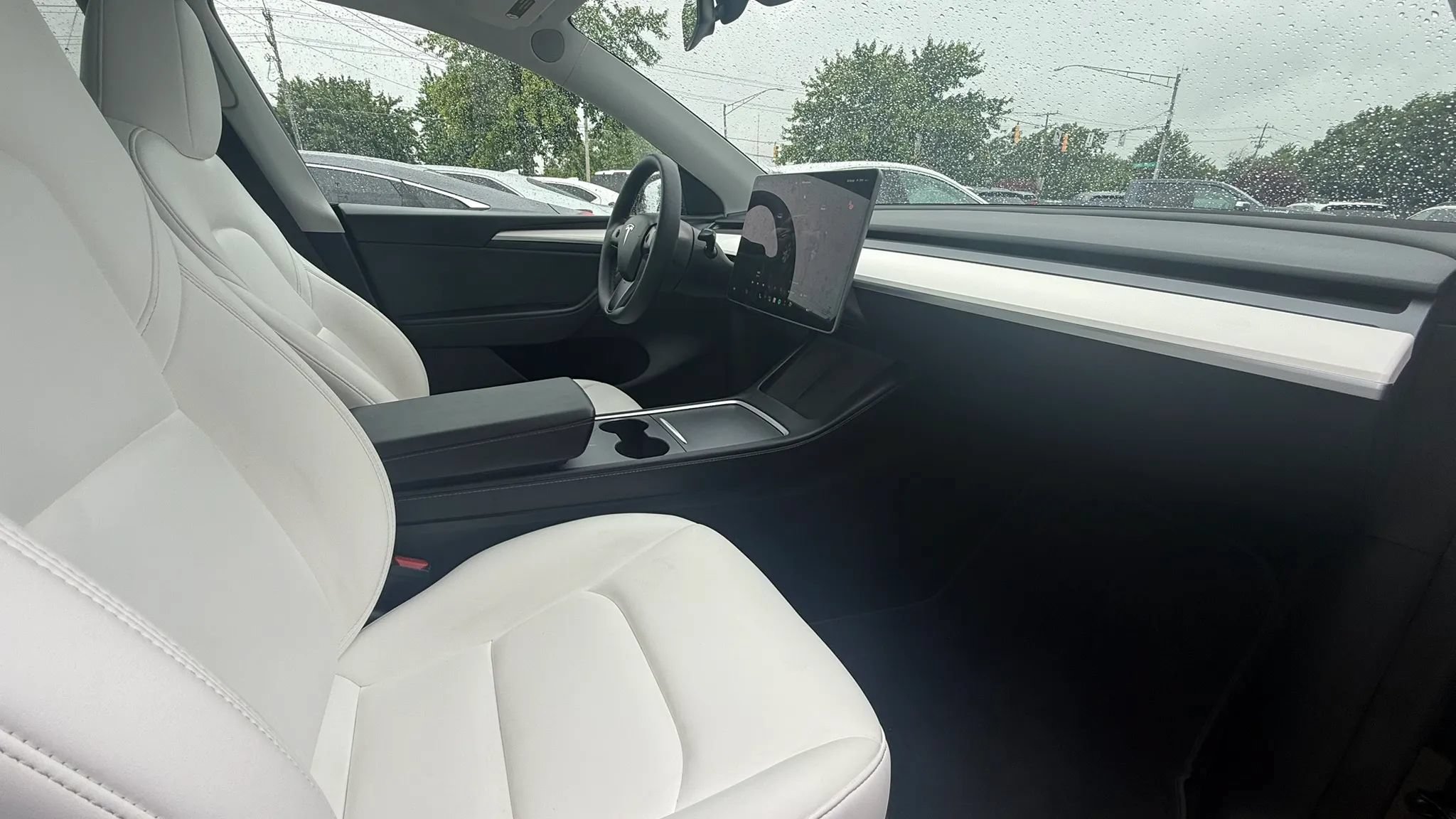Used 2024 Tesla Model Y Long Range AWD/4WD image 11