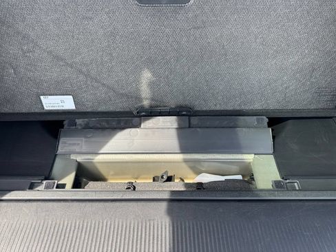 Used 2025 Ford Expedition Active RWD image 17