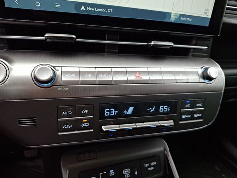 Used 2025 Hyundai Kona SEL image 17