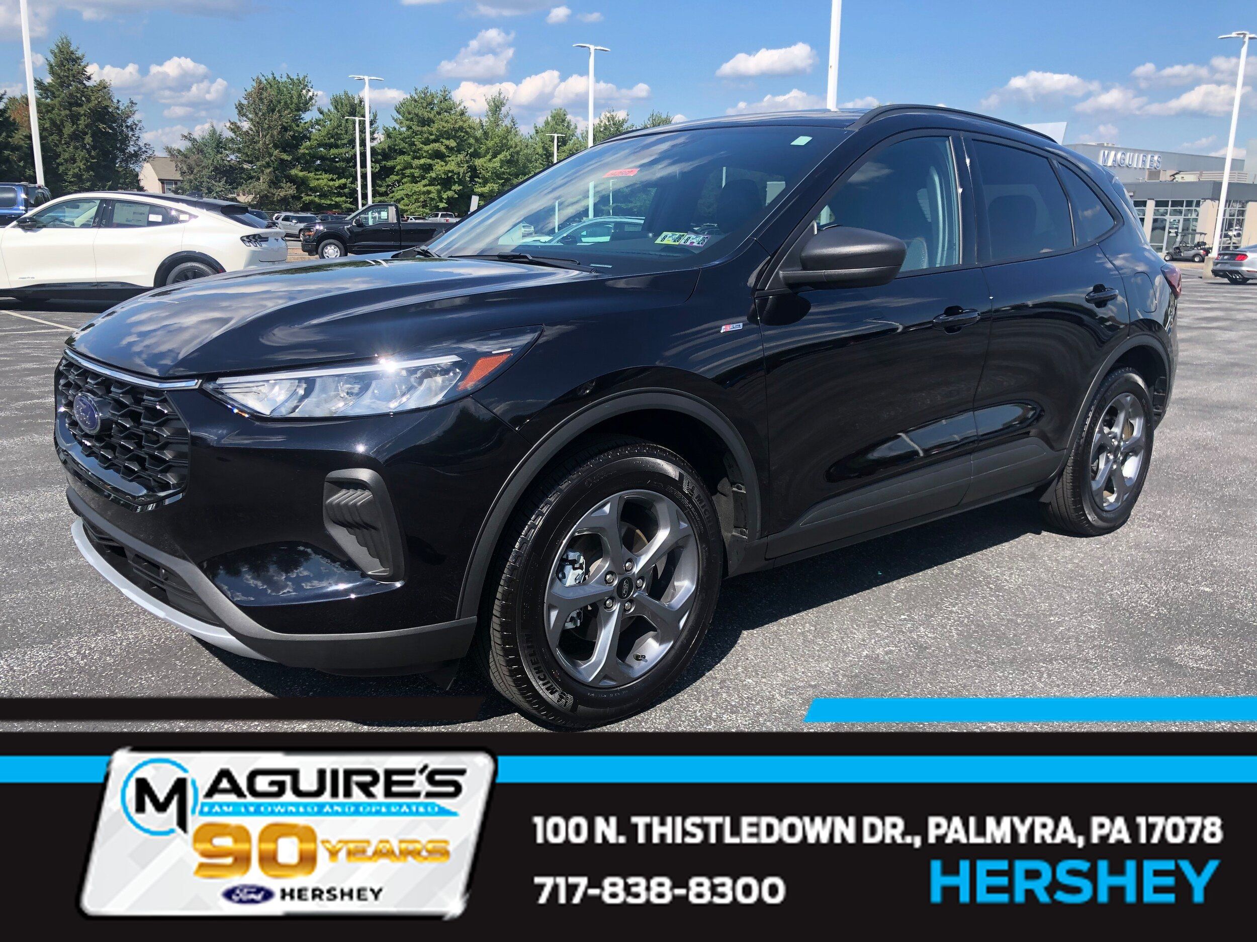 Used 2025 Ford Escape ST-Line w/ Cold Weather Package AWD/4WD image 1
