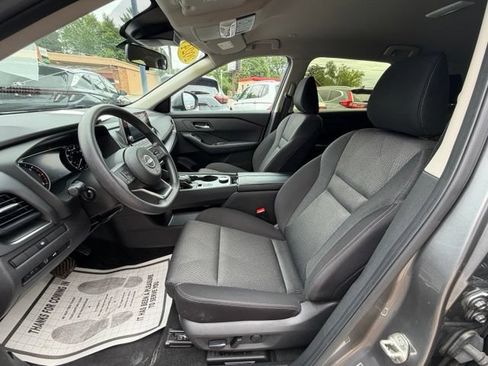 Used 2024 Nissan Rogue SV AWD/4WD image 9
