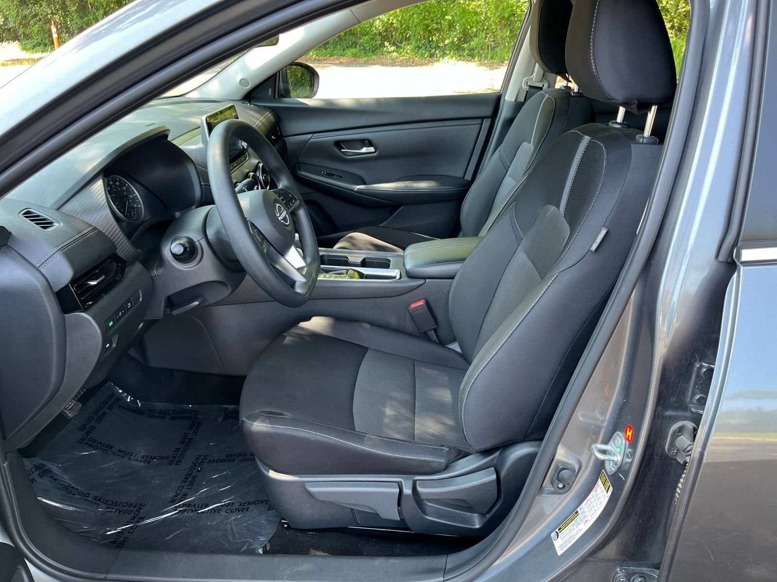Used 2025 Nissan Sentra SV FWD image 28
