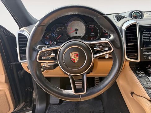 Used 2015 Porsche Cayenne S image 11