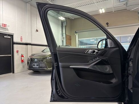 Used 2024 BMW X7 xDrive40i w/ Executive Package AWD/4WD image 11
