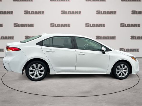 Used 2025 Toyota Corolla LE image 6