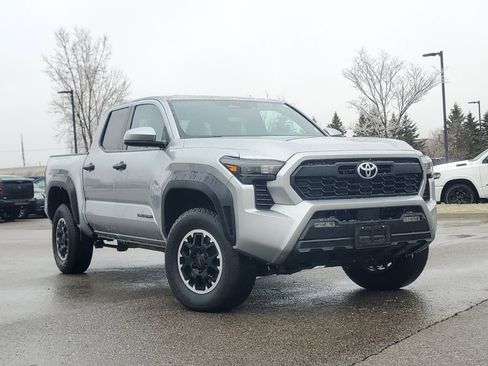 Used 2024 Toyota Tacoma TRD Sport image 32