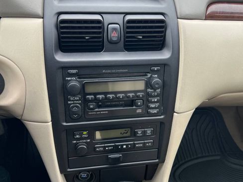 Used 2000 Toyota Solara SE FWD image 24
