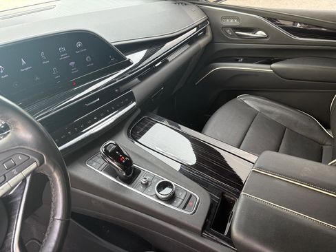 Used 2022 Cadillac Escalade Sport w/ Touring Package image 11