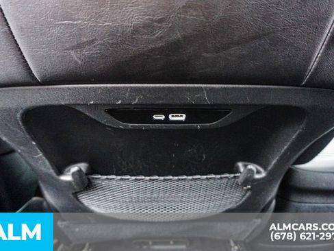 Used 2025 Chrysler Pacifica Limited image 35