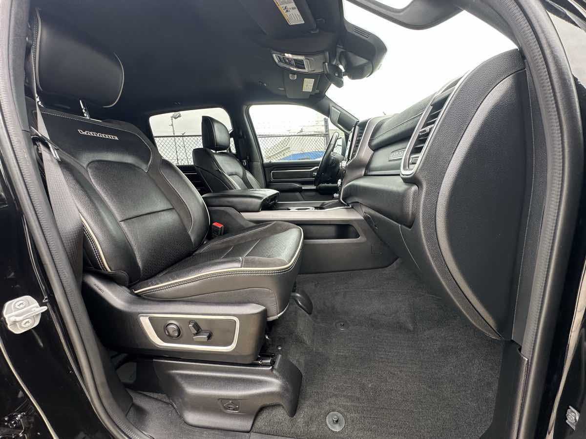 Used 2023 RAM 1500 Laramie AWD/4WD image 18