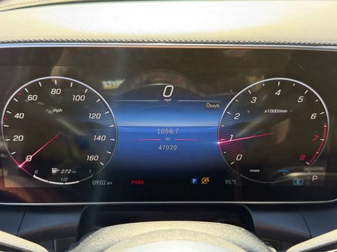 Used 2024 Mercedes-Benz GLC 300 4MATIC image 41