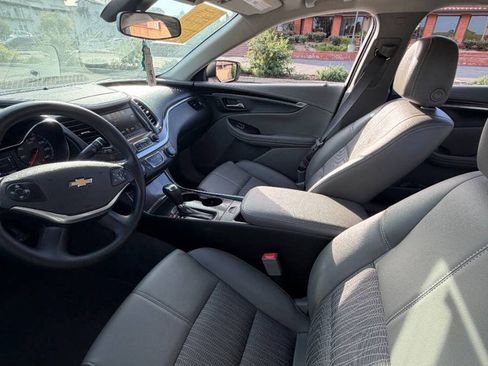 Used 2018 Chevrolet Impala LS FWD image 9