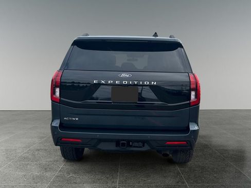 Used 2025 Ford Expedition Active AWD/4WD image 6