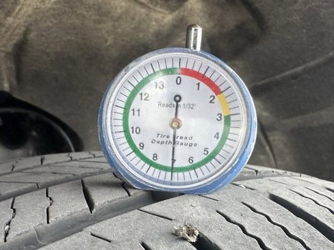 Used 2023 Chevrolet Suburban Premier image 31