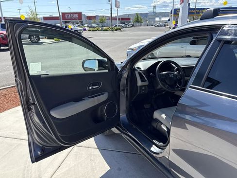 Used 2019 Honda HR-V EX image 10