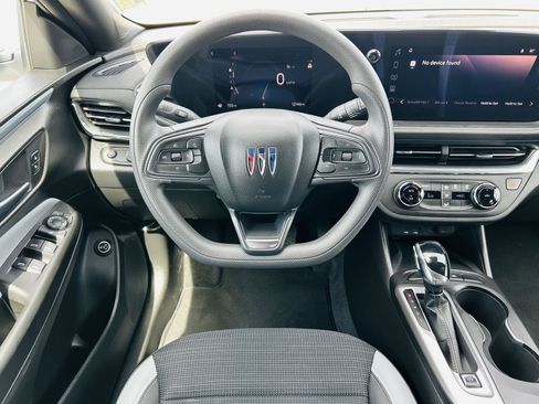 Used 2025 Buick Envista Preferred w/ Convenience II Package FWD image 14