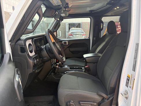Used 2024 Jeep Wrangler Unlimited w/ Convenience Group AWD/4WD image 11