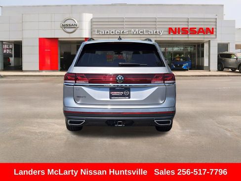 Used 2024 Volkswagen Atlas SE image 5