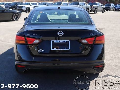 Used 2024 Nissan Altima 2.5 SV image 6