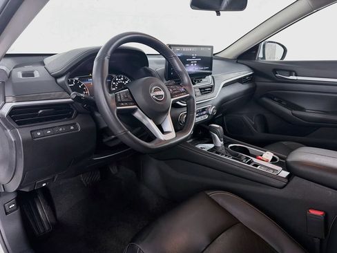 Used 2025 Nissan Altima 2.5 SL FWD image 14