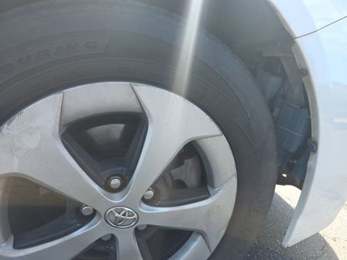 Used 2013 Toyota Prius Four image 5