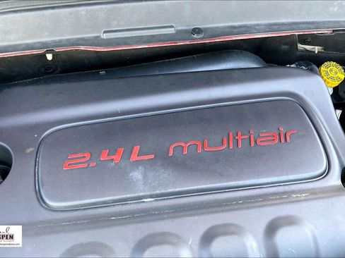 Used 2017 Jeep Renegade Altitude image 32