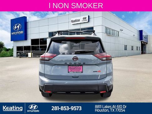 Used 2025 Nissan Rogue SV image 6