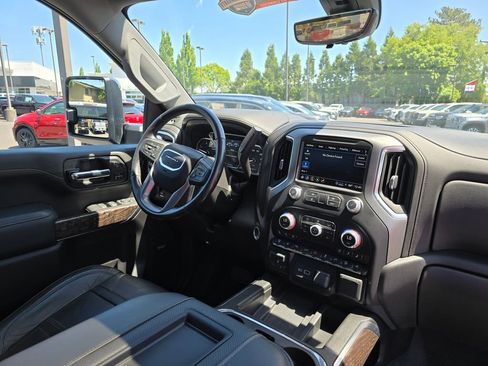 Used 2022 GMC Sierra 3500 Denali w/ Denali Ultimate Package AWD/4WD image 12