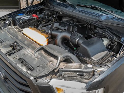 Used 2017 Ford F150 4x4 SuperCrew image 11