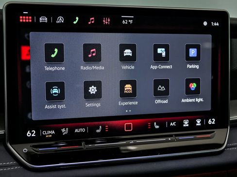 New 2026 Volkswagen Tiguan SE image 12