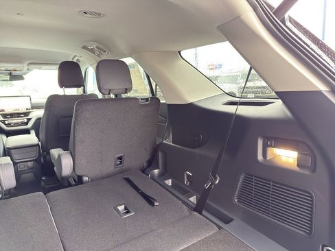 New 2026 Ford Explorer Active AWD/4WD image 9